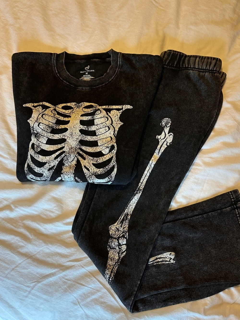 Sweatshirt and pant set - skeleton bones design on front. Medium